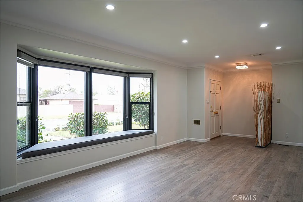 3 bed, 1471 sqft, $4,000 — Photo 3