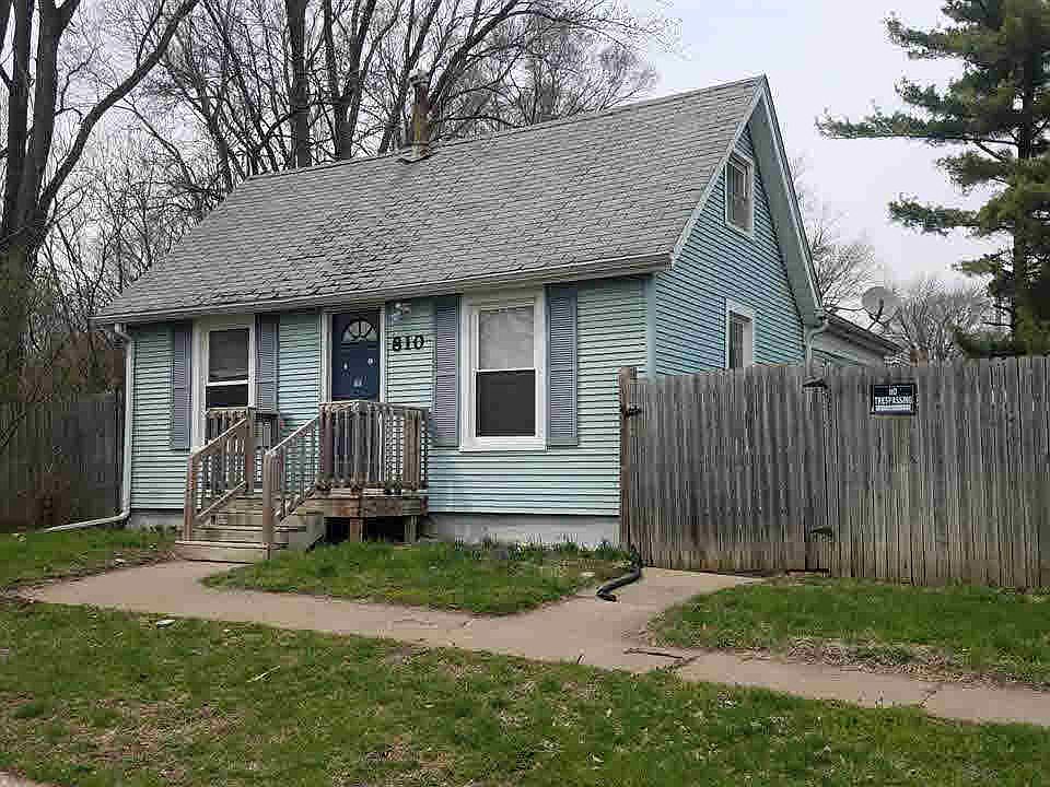 1st image of 810 3rd St