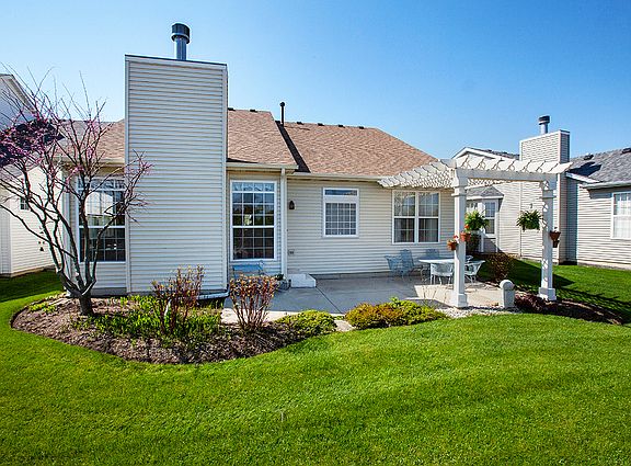 3rd image of 466 Longfield Ln