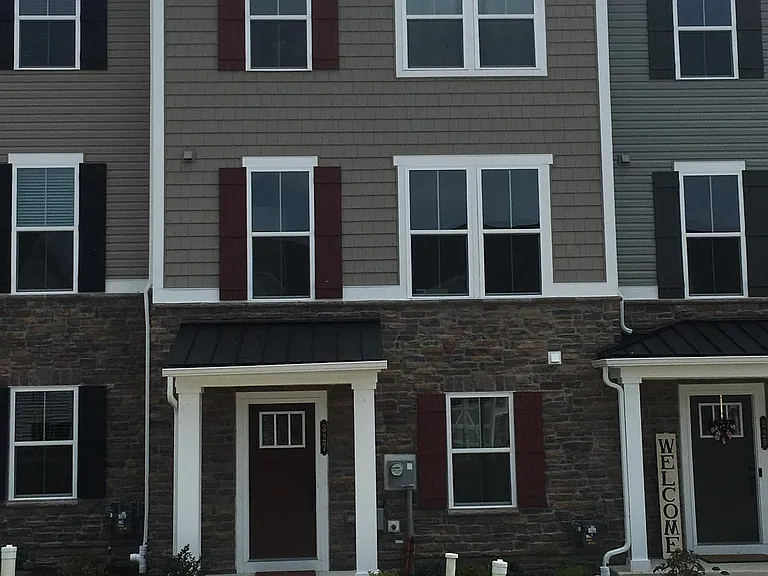327 Patriots Path — Photo 1