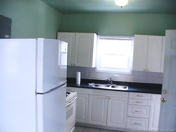 5th image of 220-1/2 Botsford St #218