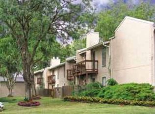 6900 W 50th Ter, Mission, KS 66202