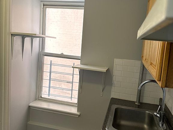 3rd image of 119 Ludlow St APT 2EF