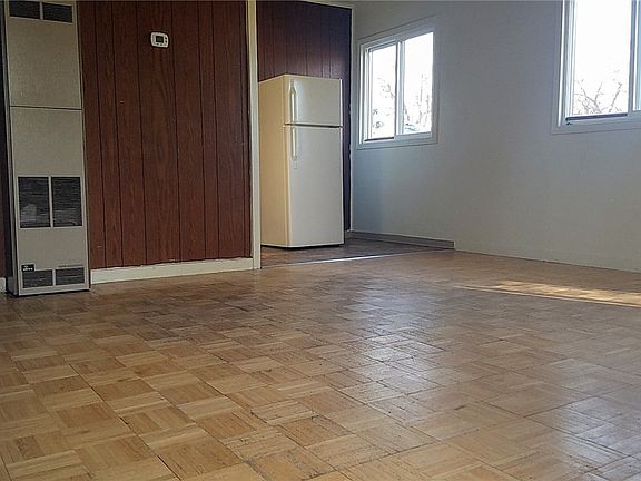 3rd image of 301 M St NE