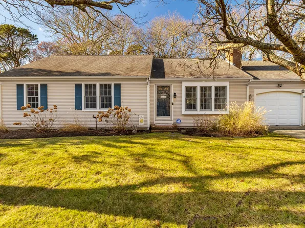 29 Peacock Drive, Hyannis Port, MA 02647