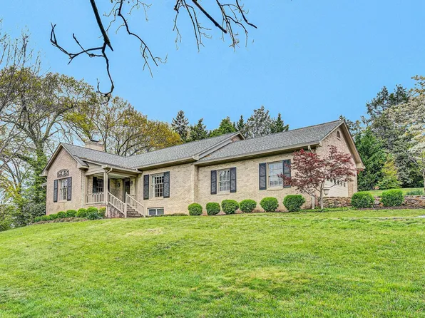 1367 Lakewood Dr SW, Roanoke, VA 24015