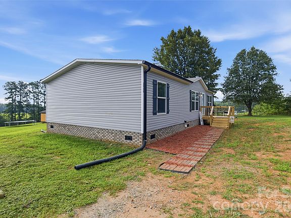 5th image of 3906 Hollis Rd