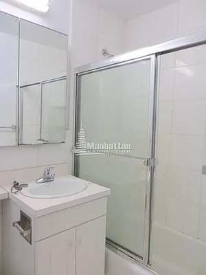 Rented by Manhattan Connection | media 30