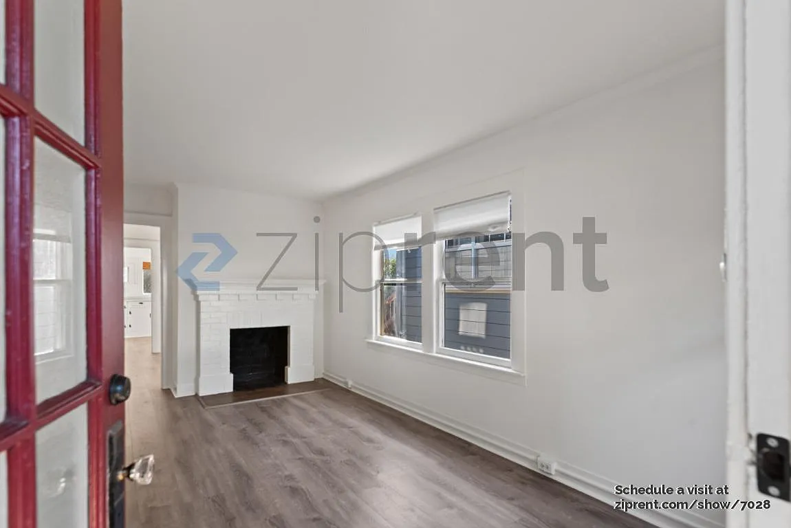 2 bed, 850 sqft, $3,600 — Photo 2