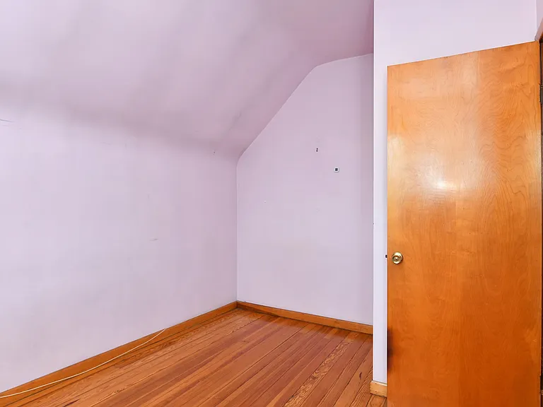 241 Maple St — Photo 21