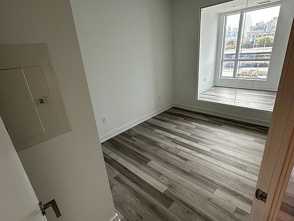 5th image of 15 Richardson St #501