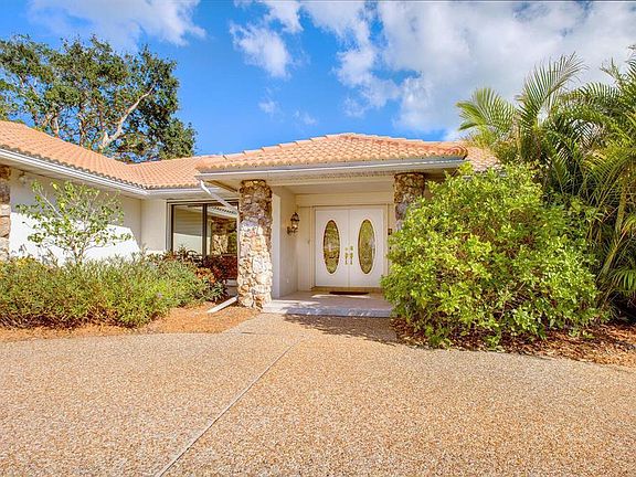 3rd image of 1219 Yacht Harbor Dr