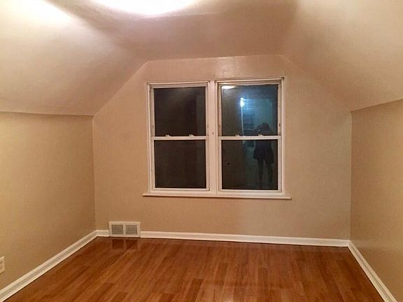 2nd image of 25913 Powers Ave