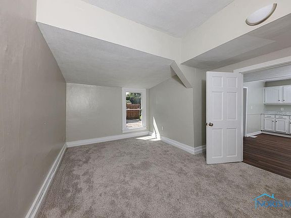 5th image of 419 N Main St