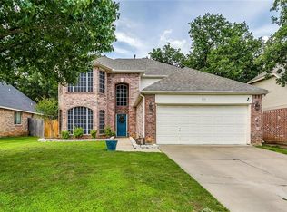 513 Laurelwood Rd, Burleson, TX 76028