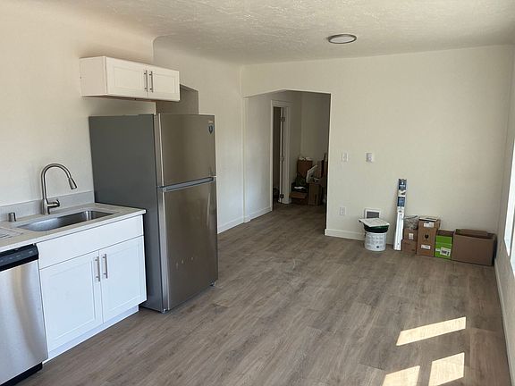 2nd image of 520 W Garland Ave #1