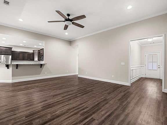 5th image of 488 Lee Road 288