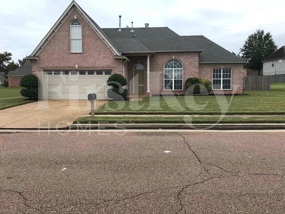 5512 Brook Shade Ln