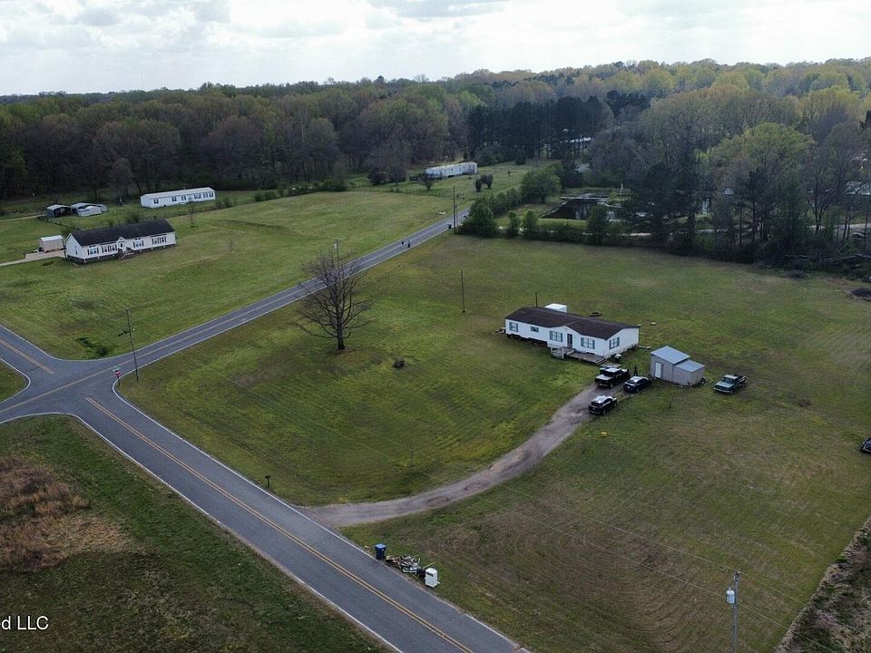 2nd image of 3323 Robert Dr
