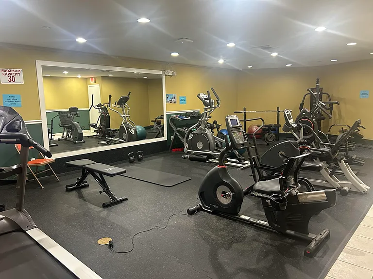 109 Royal Park Dr #2C — Photo 8