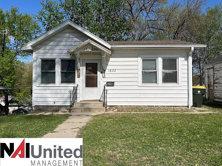 1620 S Lemon St — Photo 1