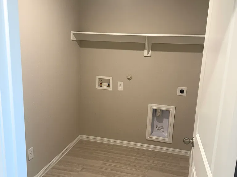 1353 Dillard Creek Dr — Photo 12
