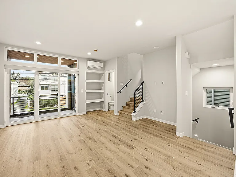 8839 Stone Ave N — Photo 11