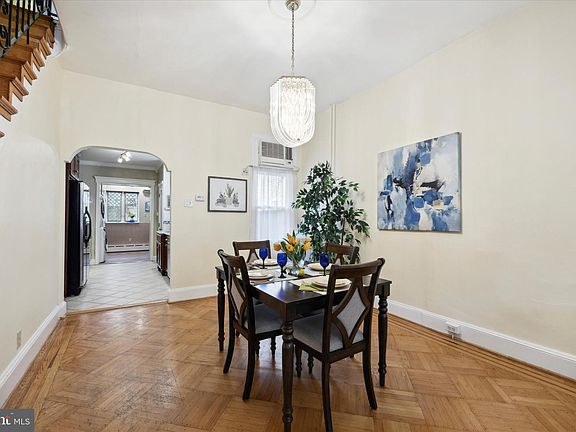 5th image of 1324 Moore St