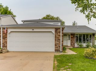 655 Randi Ln, Hoffman Estates, IL 60169