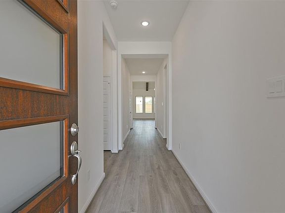 3rd image of 31331 Greenville Creek Lane