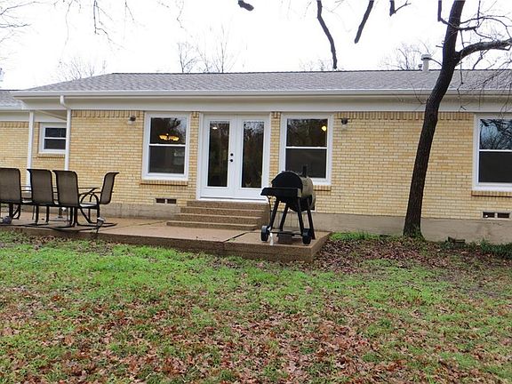 4th image of 1409 Brookhollow Dr