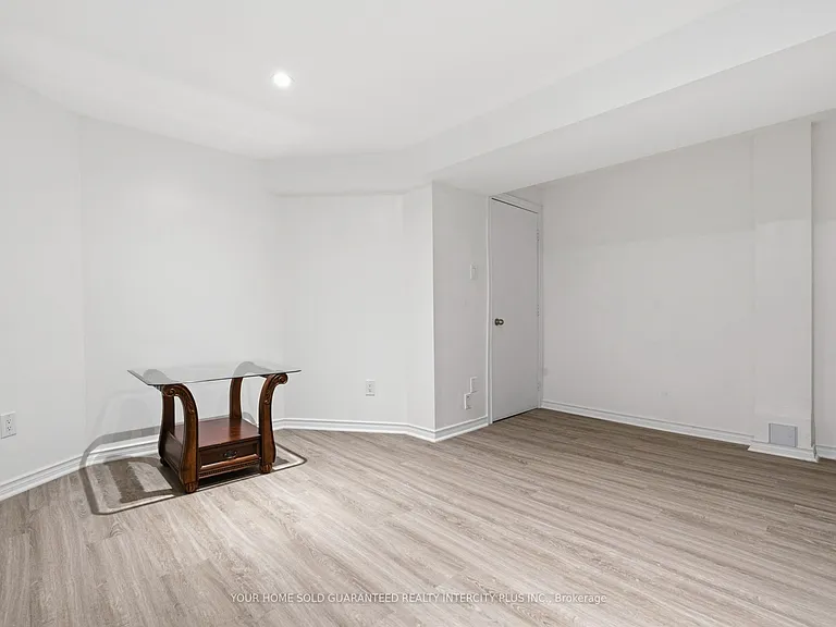 7 Storica Dr #BASEMENT — Photo 13