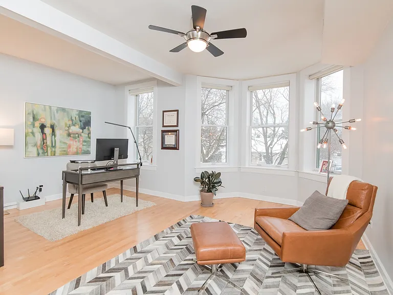 2200 N Leavitt St #3 — Photo 4