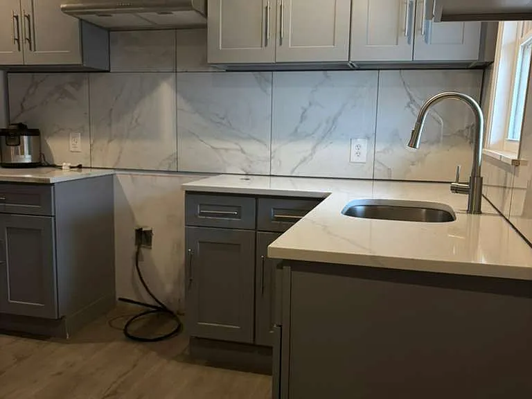 137 W Water St — Photo 21