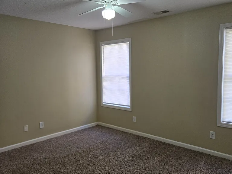 609 Hopewell Park — Photo 16