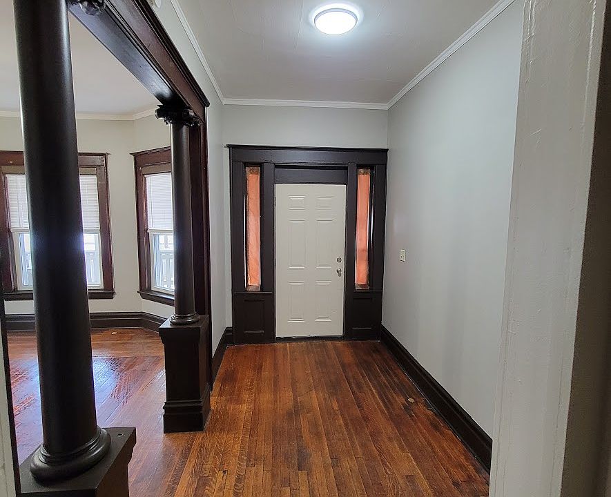 1st image of 1115 Madison Ave SE