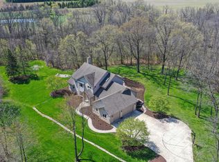 4380 Southdown Dr, Waterford, WI 53185