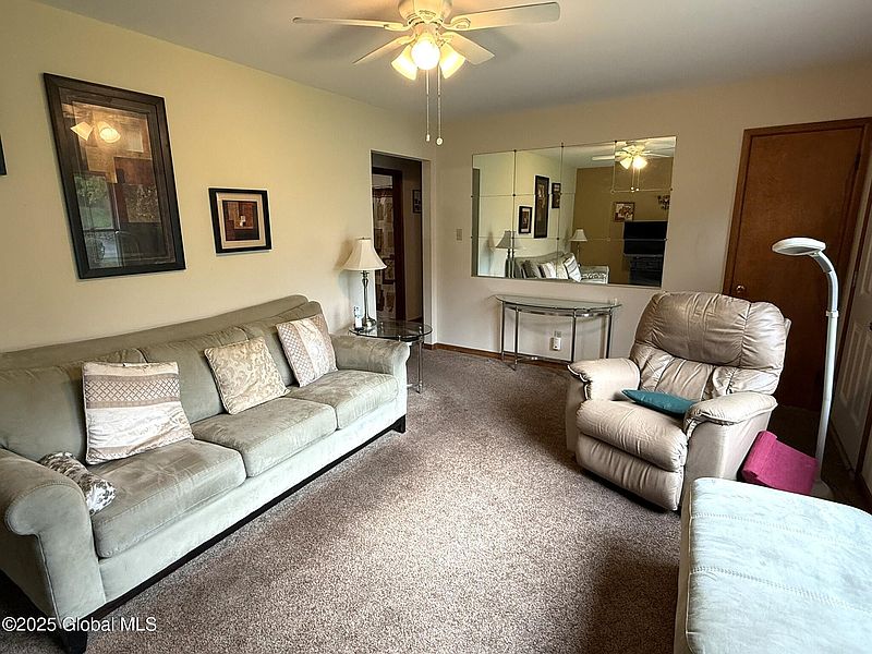 4th image of 18 Ridgecrest Avenue