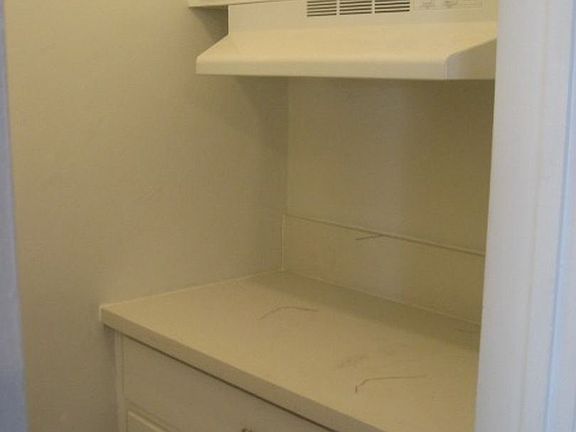 4th image of 3333 James M Wood Blvd #204
