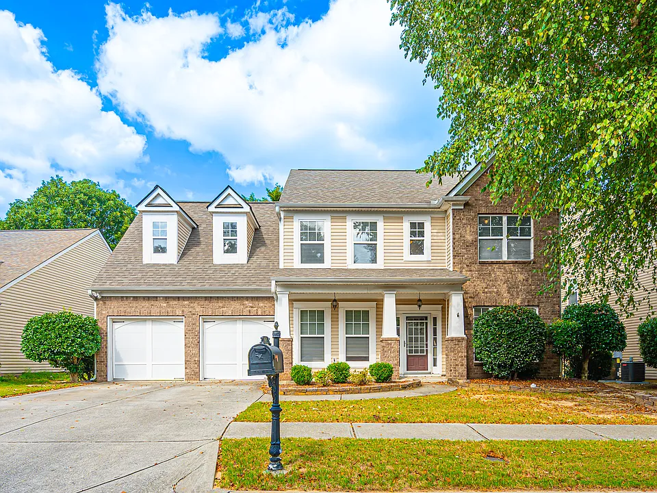 2403 Walnut Tree Ln