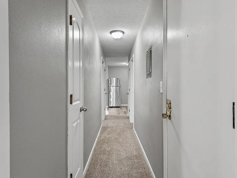 Elrose Apartments 1500 — Photo 12