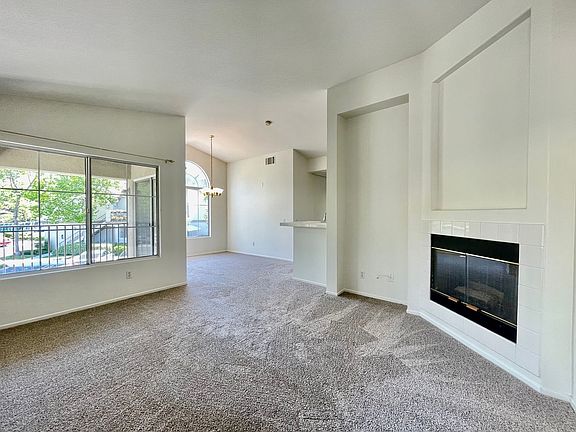 3rd image of 10 Chaumont Cir