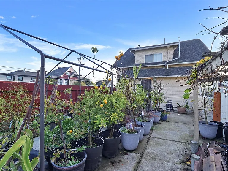 2683 Grande Vista Avenue — Photo 26