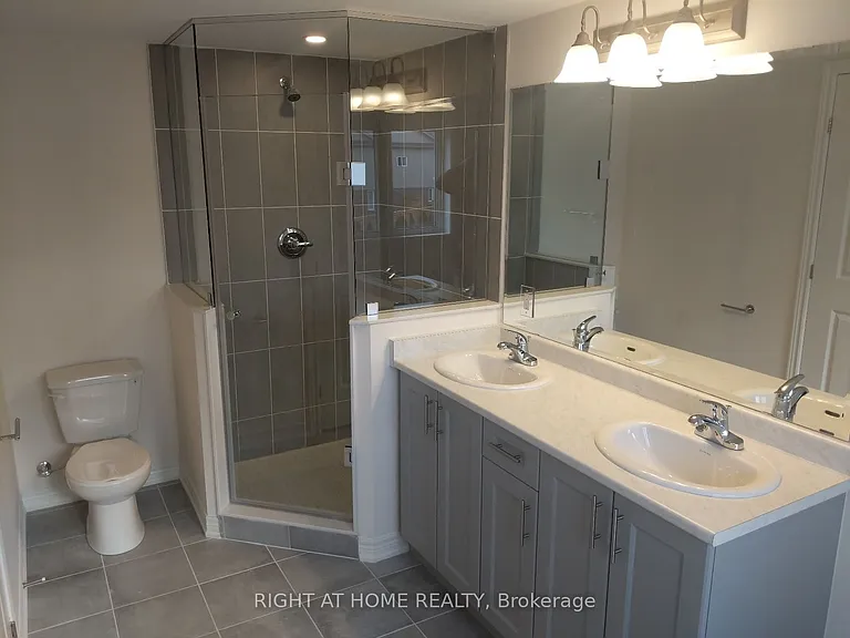 323 Raymond Rd E — Photo 9