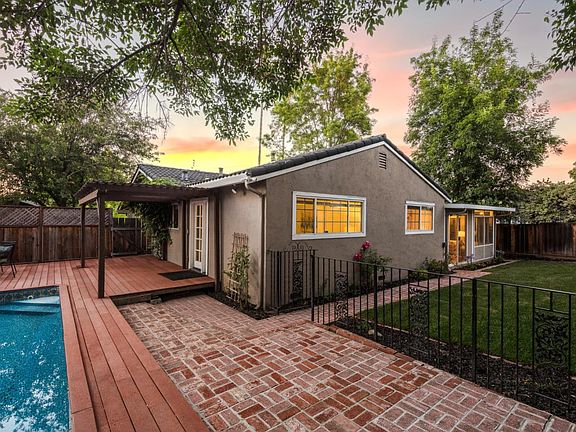 5th image of 4211 Mountcastle Way