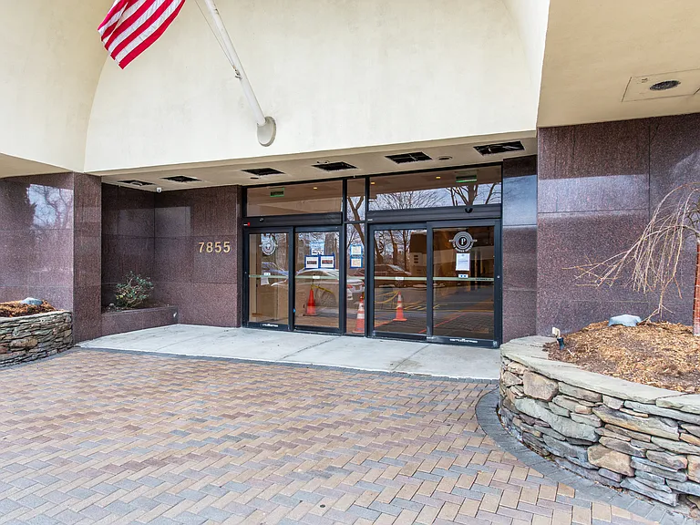 7855 John F Kennedy Blvd #26E — Photo 2