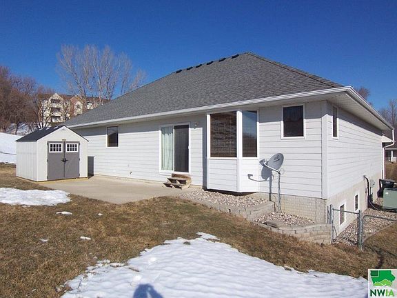 2nd image of 2216 Pueblo Ct