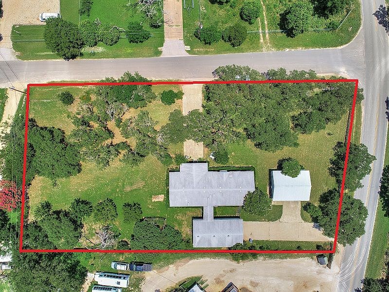 1st image of 15701 La Hacienda Dr