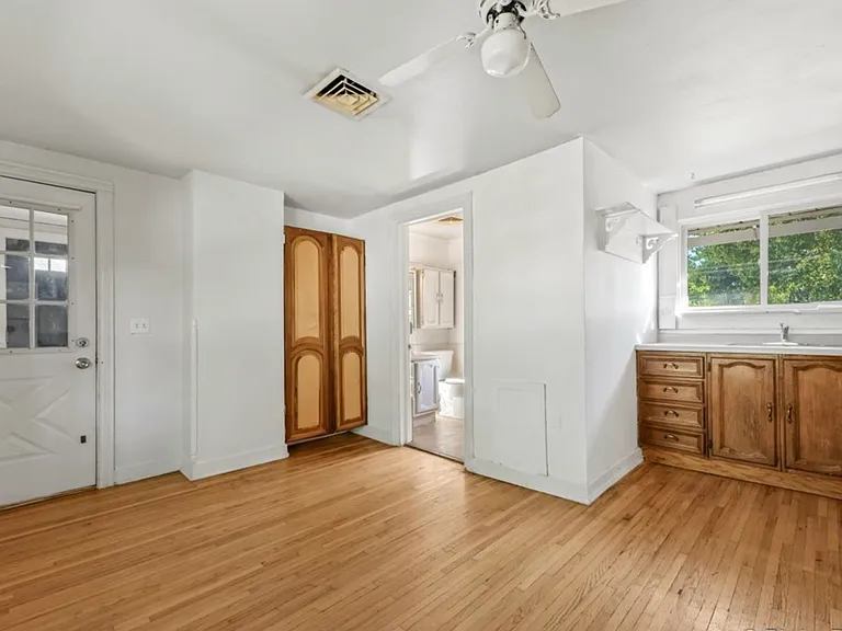 18 Madison St — Photo 8