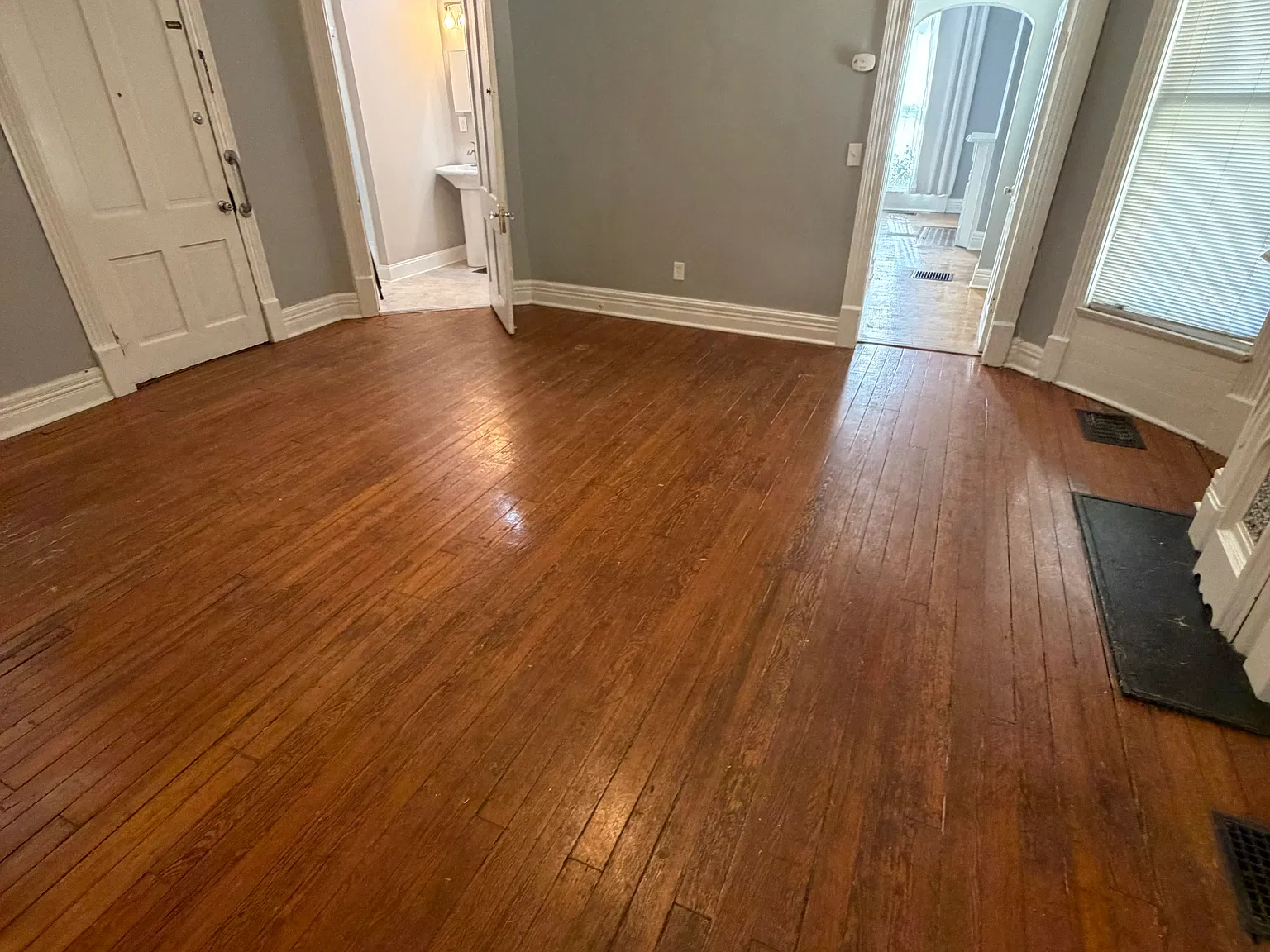 1 bed, 1120 sqft, $1,250 — Photo 4